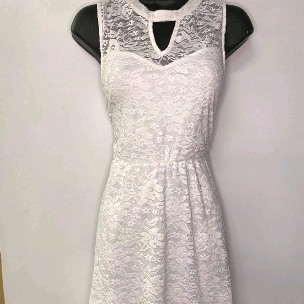 White lace dress